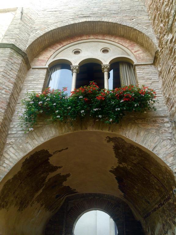 Palazzetto Bentivoglio Villa Sassoferrato Exteriör bild